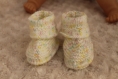 Brassière traditionnelle   et chaussons tricot naissance acrylique
