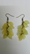 Boucles d'oreilles pendantes grappes- bronze- perles feuilles -jaune/vert