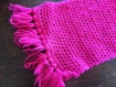 Grande echarpe en laine crochetée