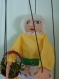 Marionnette à fils gertrude va au marché