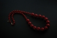 Collier de perles en bois / rouge (réf : 9004)
