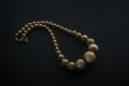 Collier chute de perles en bois / naturel (réf : 9078)