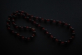 Collier de perles en bois / noir - rouge (réf : 9130)