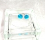 Boucles d'oreilles puces turquoise en verre  fusé