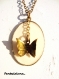 Collier pendentif sur chaine émaillage fait main perle médaille ovale en émaux écru vernis brillant de 1,8 