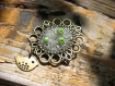 Small bronze pin - petite broche de bronze avec perles et breloque