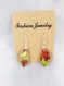 Boucles oreilles crochets - perles rouges/verts forme losange 