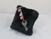 Porte clés " breloque clef, perles roses et trèfle" ref pc004 