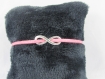 Bracelet " infini, suédine rose ", avec tour de poignet réglable - ref bs016 