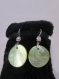 Boucles d'oreilles - nacre jade - pastilles coquillages - crochets avec coupelles 