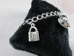 Bracelet "coeurs, cadenas et clés" en métal argenté 