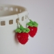 Boucles d'oreille fraises au crochet 