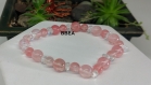 Bracelet bien-être en quartz fraise,pierre de détente et d'humour, 6 et 8 mm et perles chips cristal de roche 