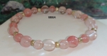 Bracelet quartz fraise, pierre de la détente, perles 6 et 8mm et perles rocaille dorées 