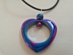 Pendentif hématite teintée forme coeur coulelur, violette, bleutée 