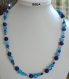 Collier en agate teintée bleue,pierre de confiance en soi,perles 4,6 et 8 mmx2 et perles tonneau couleur argentée. 