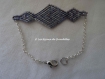Bracelet losange tissé gris et transparent avec chaine 