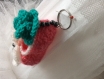 Chic et élégant breloque -broche au crochet de acrylique pour sac ,clé... décor petites perles 