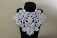 Collier mariage fleurs blanches au crochet ( modèle unique ) 
