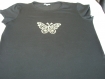 T-shirt noir avec papillon en dentelle aux fuseaux 