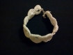 Bracelet blanc 9 motifs au crochet. 