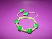 Bracelet perles en verre vert marbré 