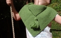 Poncho bébé en laine couleur vert pomme avec pompons 