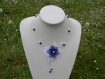 Collier mariage fleur en organza bleu et blanc 