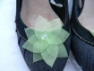 Clips chaussures mariage fleur en organza anis cristal 