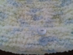 Bonnet tricoter fait main en 3 couleurs bleu,jaune pastelle et blanc 