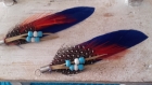 Lot de 2 plumes bleu avec perles 