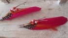 Lot de 2 plumes rose fushia avec perles 