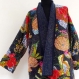 Réservée -veste à grand col croisé réversible en coton gaudri bleu et multicolores imprimé exotic 