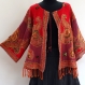 Veste gilet en lainage rouge et ocre, motifs paisley rebrodés au fil de laine 