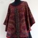 Cape poncho en pure laine à motifs paisley rouges et multicolores 