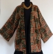 Veste kimono à grand col en coton imprimé etbnique noir, beige, vert et bordeaux. réversible intérieur noir uni 