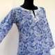 Robe courte ou longue tunique bleue et blanche à motif paisley, manches longues 