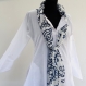 Longue tunique femme en coton voile blanc uni, col rond et boutons sur le devant 