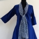 Longue tunique femme en coton bleu outremer uni , col rond et boutons sur le devant 