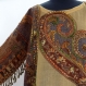 Pull tunique châle brun, beige et bleu en pure laine voile avec dessins paisley rebrodés main 