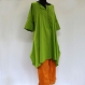 Longue tunique femme en coton vert anis , col rond et boutons sur le devant 