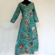 Longue robe d'intérieur, robe d'hotesse ample en coton léger motif paisley turquoise et multicolore 