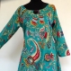 Longue robe d'intérieur, robe d'hotesse ample en coton léger motif paisley turquoise et multicolore 
