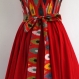 Robe longue cache coeur sans manche en coton rouge et imprimé motifs losanges multicolores 