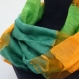 Grand snood, écharpe tube, en soie et polyester voile vert et jaune d or 