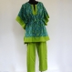 Pyjama femme / tenue d'intérieur en coton imprimé vert et bleu et pantalon vert uni 