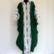 Tunique longue kaftan en coton blanc et vert à motifs ikat 