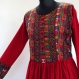 Robe longue rouge et multicolore en coton et viscose, à bustier boutonné 