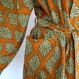 Kimono robe de chambre ocre jaune et beige à dessins pailsley 