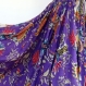 Jupe mi-longue violette et multicolore à dessins paisley en coton, 45 pans avec écharpe assortie 
